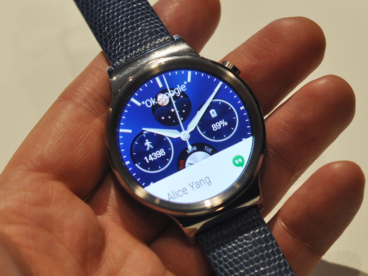 Những thiết bị đeo độc đáo tại MWC 2015 - 4 Đây được xem là chiếc đồng hồ thông minh đúng nghĩa của nhà sản xuất đến từ Trung Quốc.