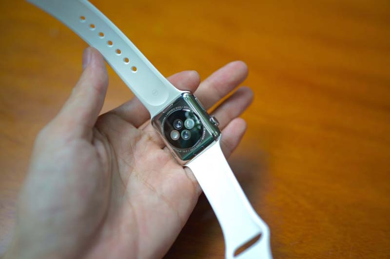 Cận cảnh chiếc Apple Watch đầu tiên có giá cao ngất ngưởng tại Việt Nam - 14 Phan Tuấn