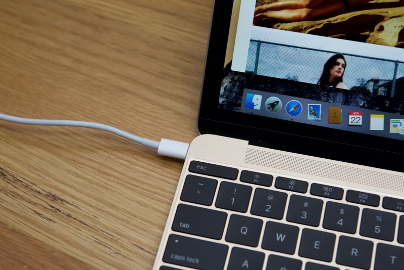 Macbook 12 inch màu vàng xách tay về Việt Nam giá 36 triệu đồng - 18 Máy chỉ có một cổng kết nối duy nhất là USB-C.