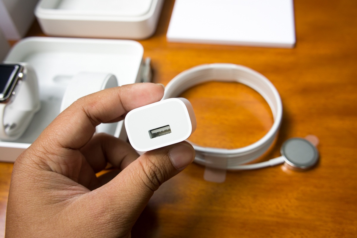 Cận cảnh chiếc Apple Watch đầu tiên có giá cao ngất ngưởng tại Việt Nam - 5 Phan Tuấn