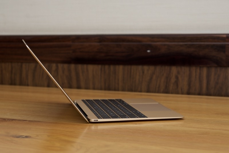 Macbook 12 inch màu vàng xách tay về Việt Nam giá 36 triệu đồng - 11 Cạnh trái là cổng sạc