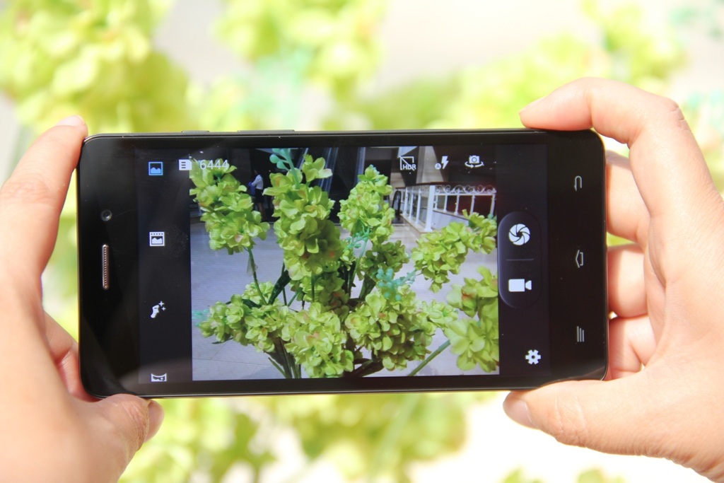 Sản phẩm sở hữu đầy đủ các kết nối Wi-Fi, 3G, GPS