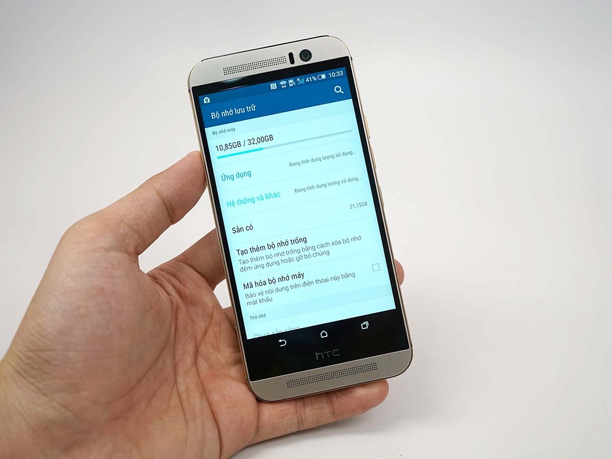 Đập hộp HTC One M9 chính hãng tại Việt Nam - 9 Máy khởi chạy Android5.0 với giao diện Sense 7