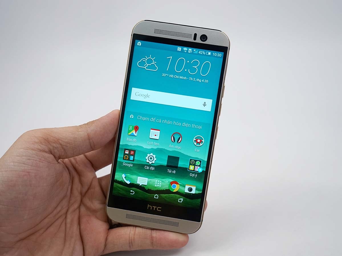 Đánh giá HTC One M9: bình cũ – rượu mới - 4 Mặt trước với màn hình