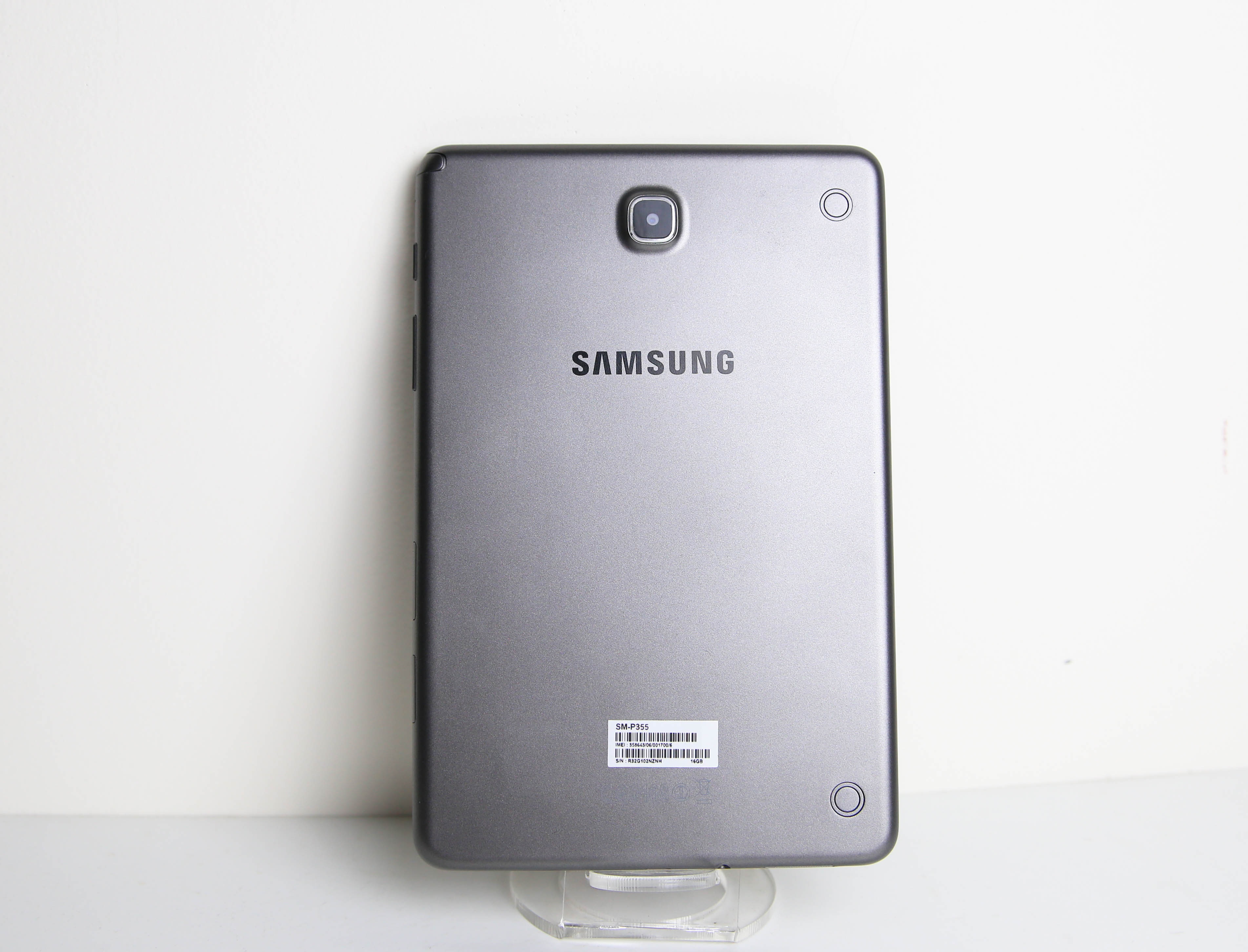 Cận cảnh Galaxy Tab A 8 inch đầu tiên tại Việt Nam - 2 Cận cảnh Galaxy Tab A 8 inch đầu tiên tại Việt Nam