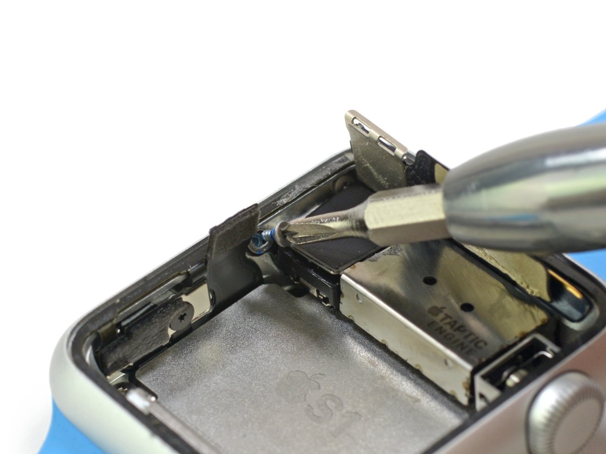 Sau đó, từ từ mở tất cả các ốc còn lại