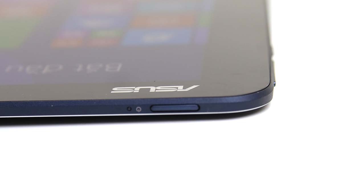 Ở đỉnh máy là nút nguồn