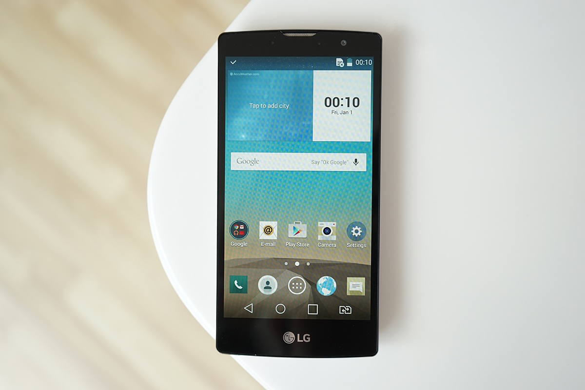 Mặt trước có thiết kế vuông vắn