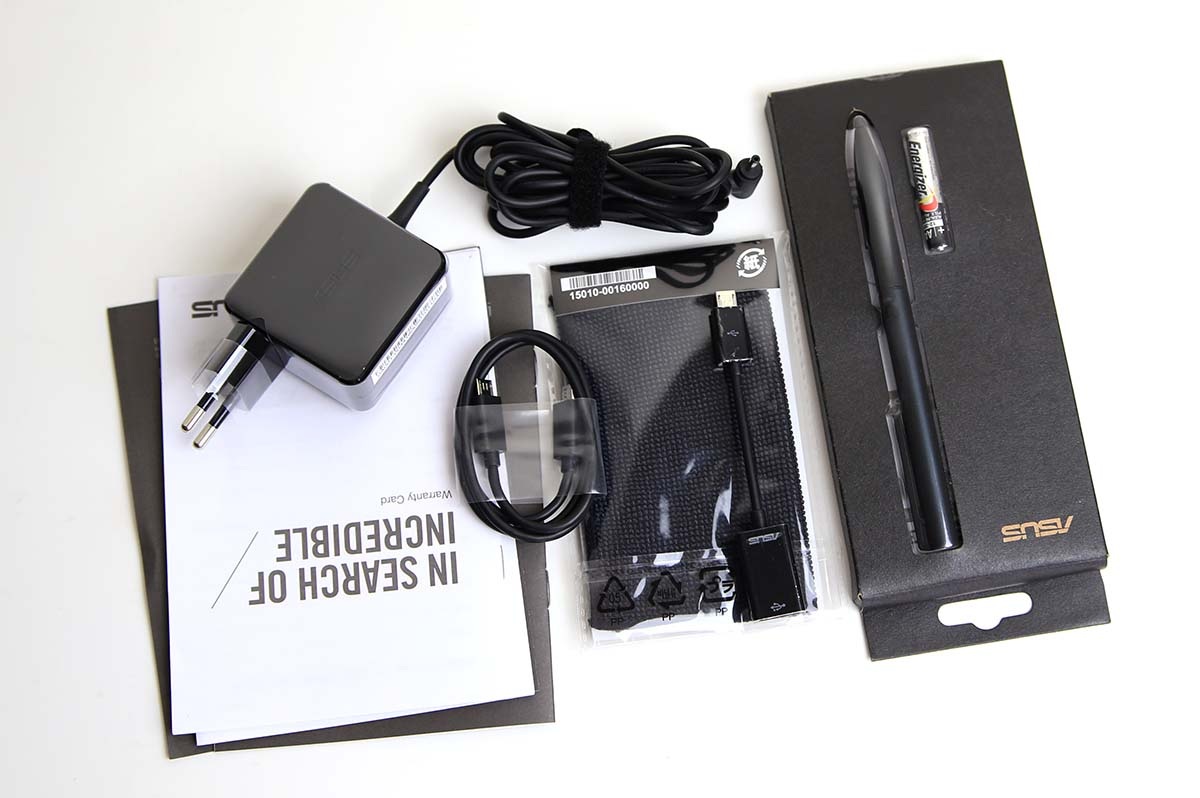 Toàn bộ phụ kiện đi kèm máy