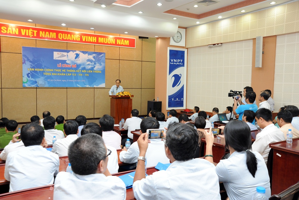 Hệ thống kết nối liên thông tổng đài khẩn cấp chính thức hoạt động - 1 Lãnh đạo TPHCM công bố vận hành