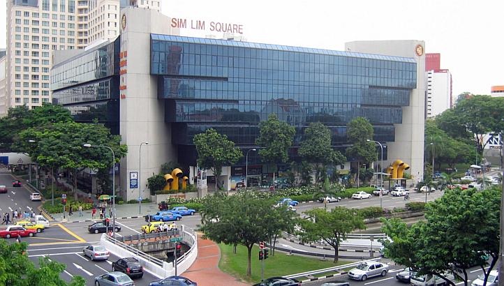 Sim Lim đang thay đổi tích cực sau bê bối lừa dối khách hàng - 2 Khu mua sắm Sim Lim Square