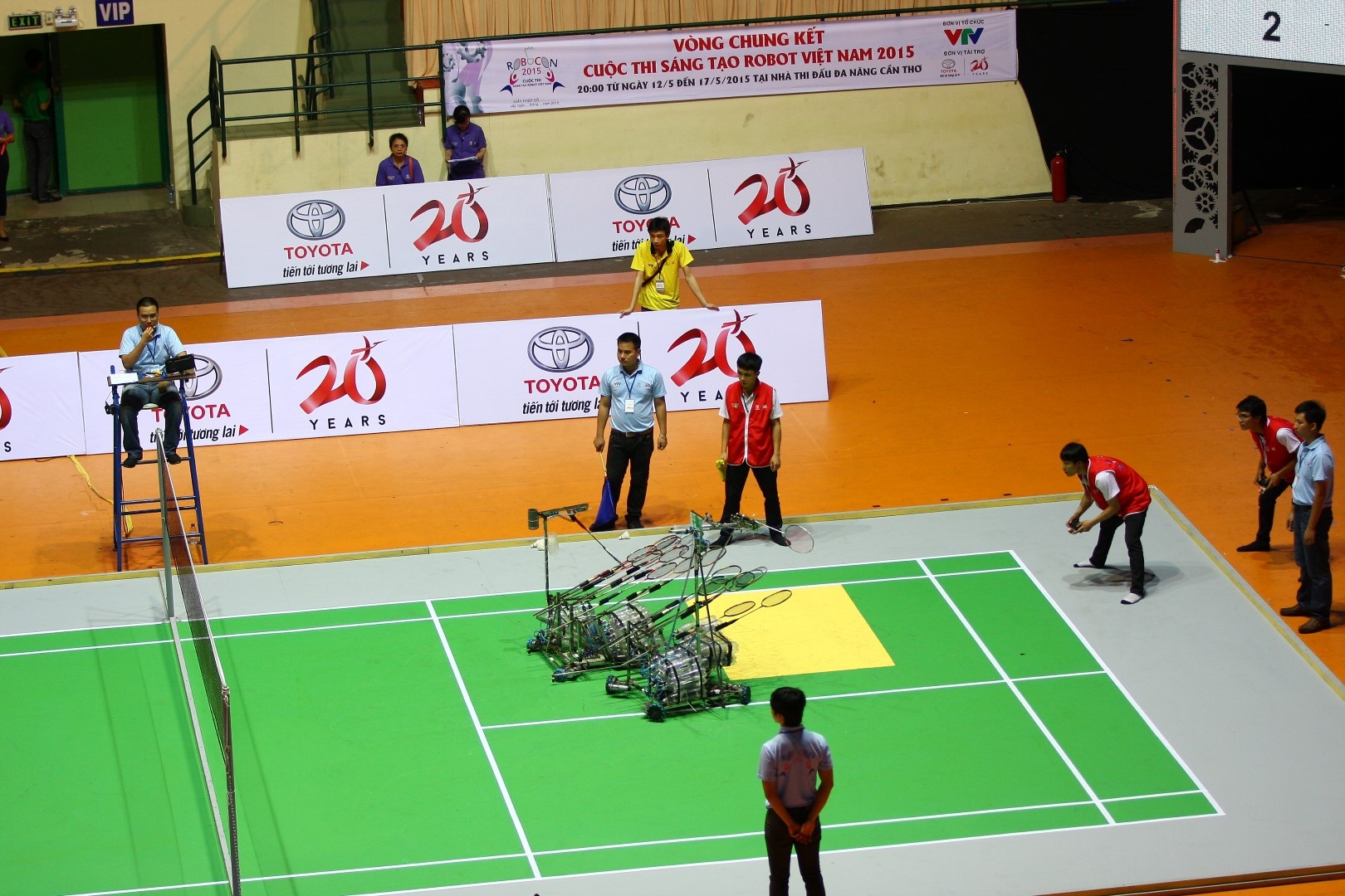 Đội FR1 ăn mừng chiến thắng