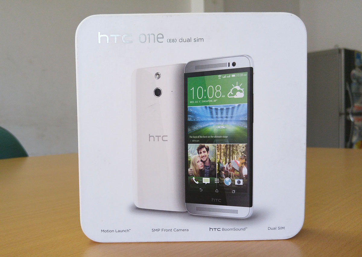 Đập hộp HTC One E8 phiên bản 2 SIM mới lên kệ thị trường Việt - 2 Hộp đựng sản phẩm