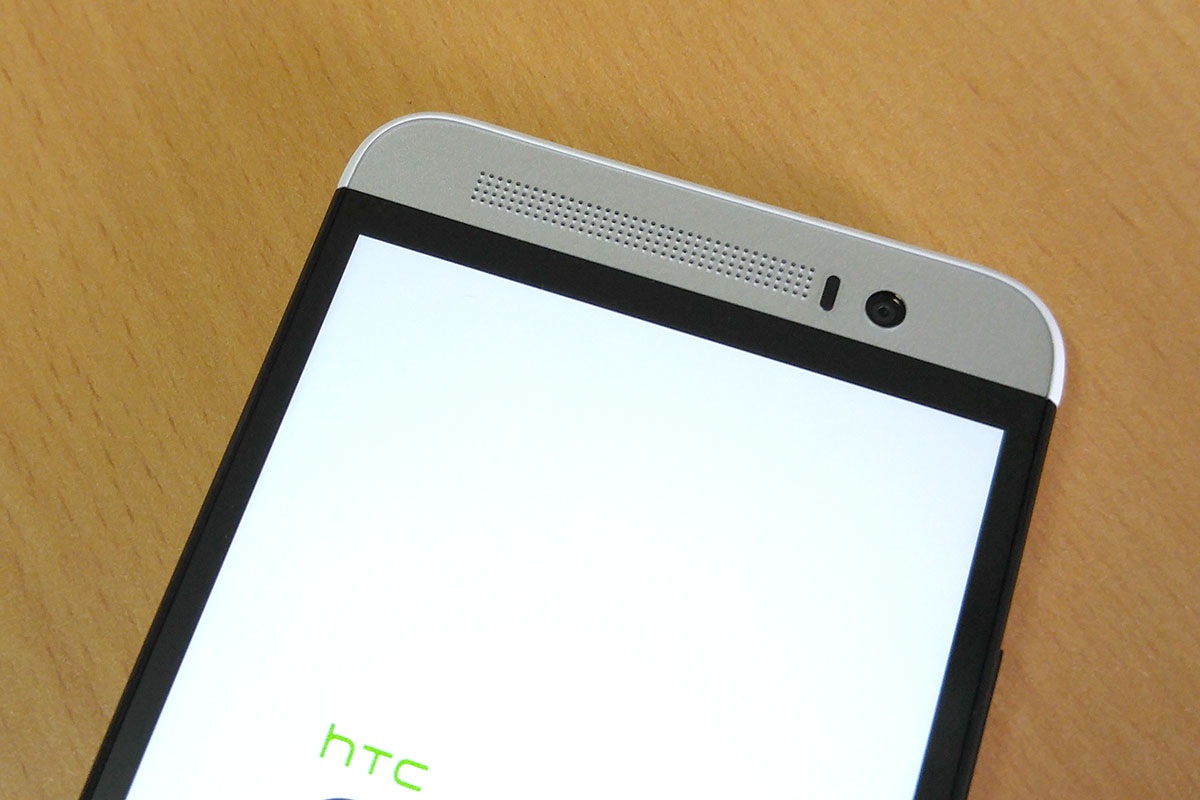 Đập hộp HTC One E8 phiên bản 2 SIM mới lên kệ thị trường Việt - 11 Camera phụ 5 MP và cặp loa BoomSound