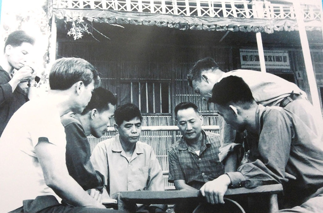 Tổng Bí Thư Nguyễn Văn Linh - Nhà Lãnh đạo kiên định và sáng tạo - 14 Tiểu sử của Đồng chí Nguyễn Văn Linh (1915-1998)