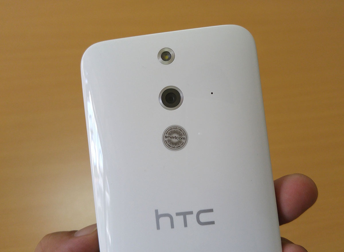 Đập hộp HTC One E8 phiên bản 2 SIM mới lên kệ thị trường Việt - 5 Camera chính 13 MP với đèn flash