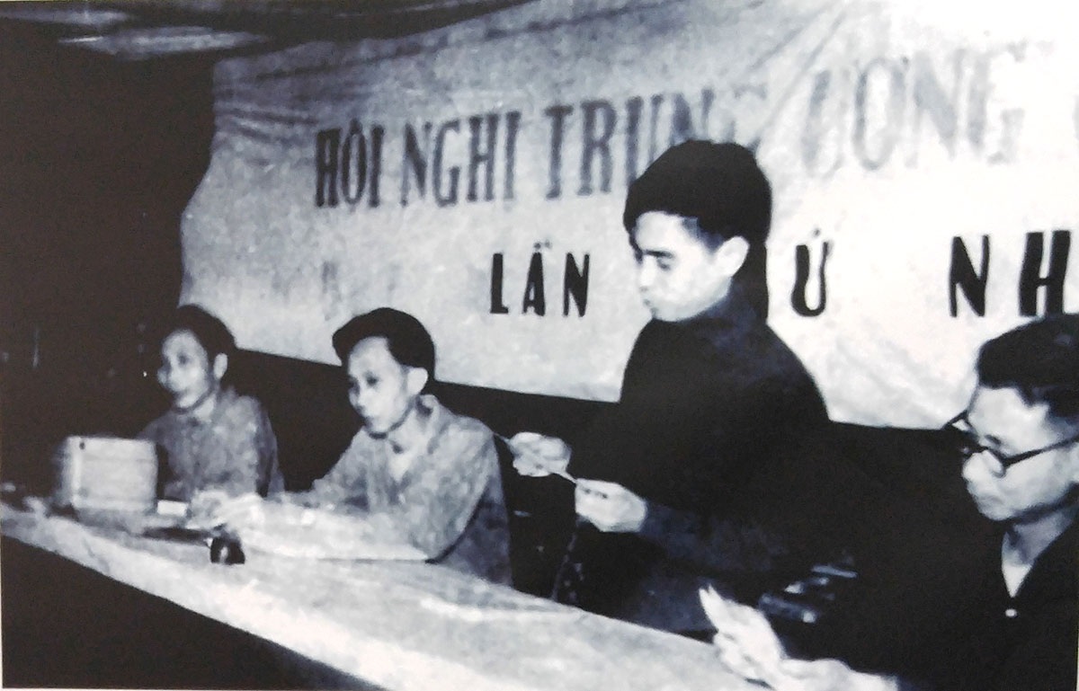 Tổng Bí Thư Nguyễn Văn Linh - Nhà Lãnh đạo kiên định và sáng tạo - 10 Tiểu sử của Đồng chí Nguyễn Văn Linh (1915-1998)