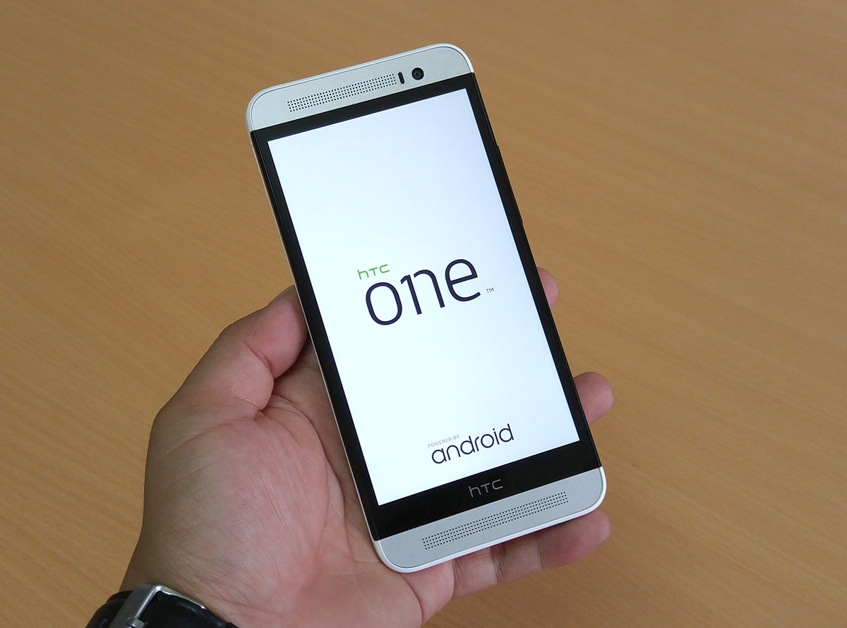 Đập hộp HTC One E8 phiên bản 2 SIM mới lên kệ thị trường Việt - 10 Máy sử dụng màn hình 5 inch độ phân giải HD