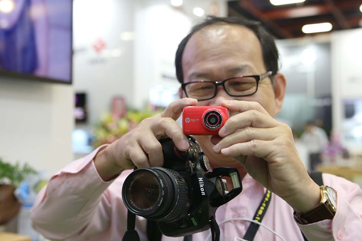 Người dùng có thể dễ dàng chụp nhưng không thể xem ảnh trước