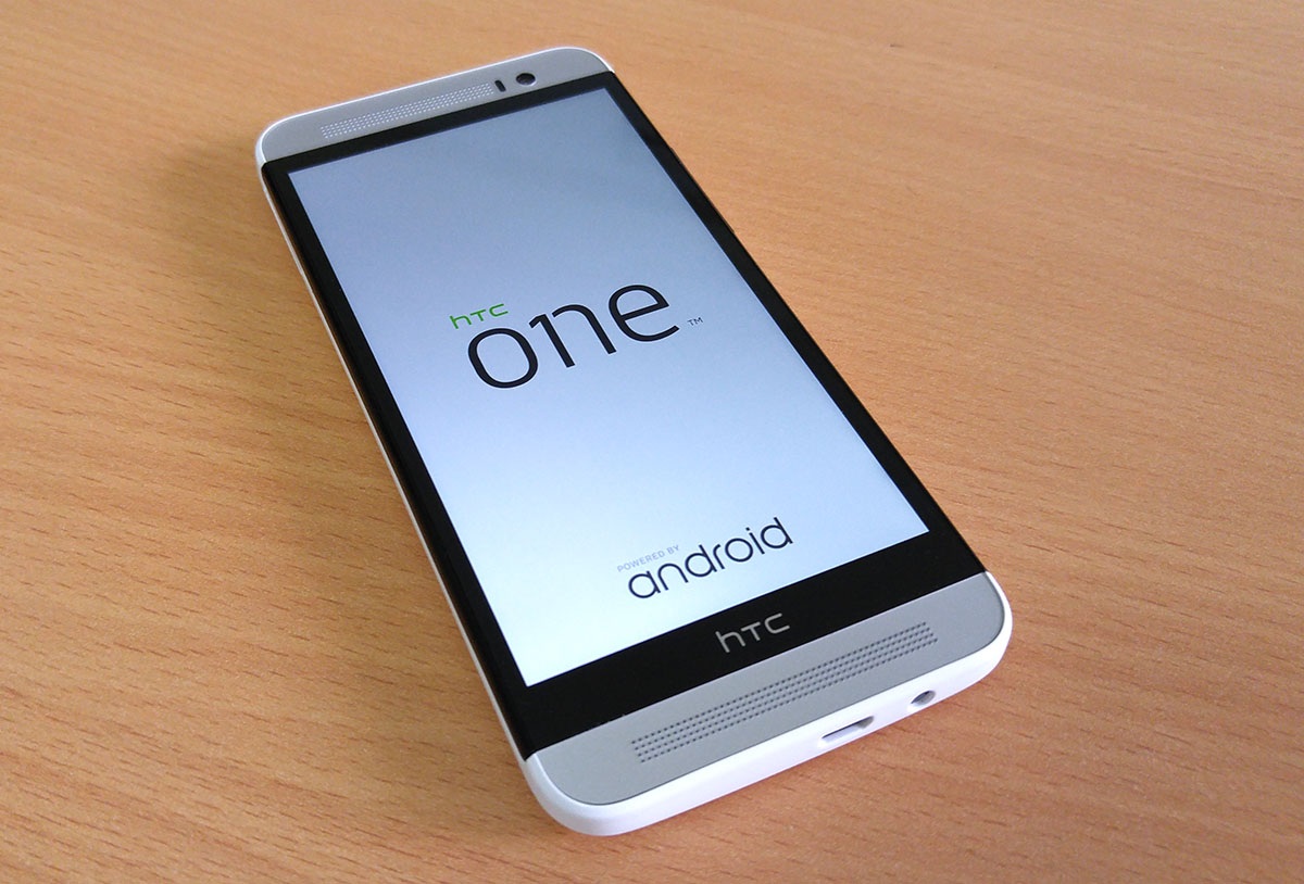 Đập hộp HTC One E8 phiên bản 2 SIM mới lên kệ thị trường Việt - 1 Đập hộp HTC One E8 phiên bản 2 SIM mới lên kệ thị trường Việt