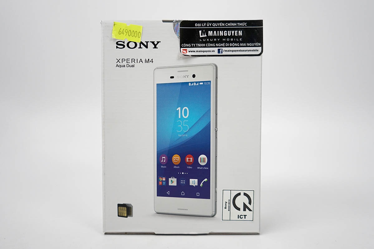 Đập hộp Xperia M4 Aqua chính hãng tại Việt Nam - 1 Hộp đựng sản phẩm