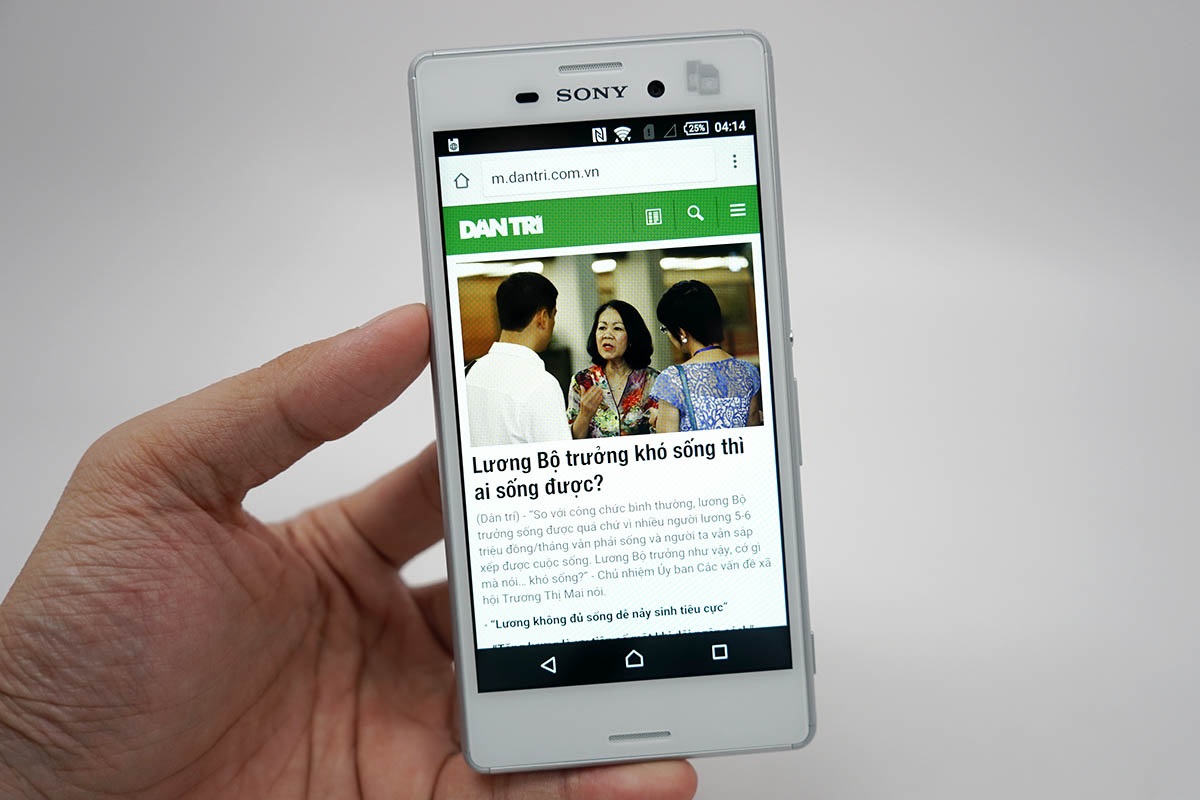 Đập hộp Xperia M4 Aqua chính hãng tại Việt Nam - 15 Thử nghiệm lướt web.