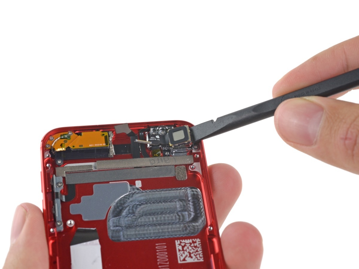 Những thành phần còn lại, nằm trên lớp vỏ như rung, camera, các phím bấm