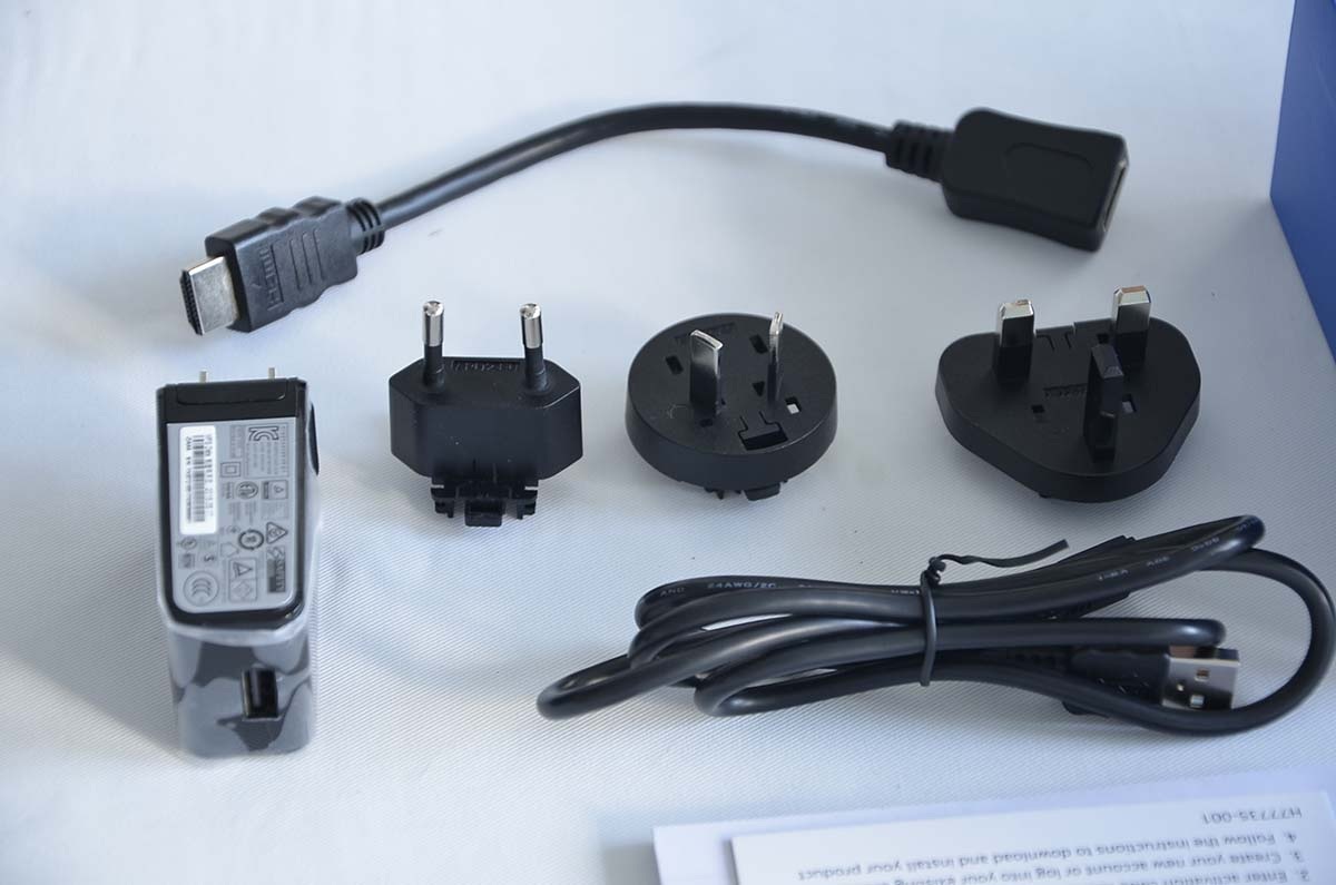 Toàn bộ phụ kiện đi kèm.