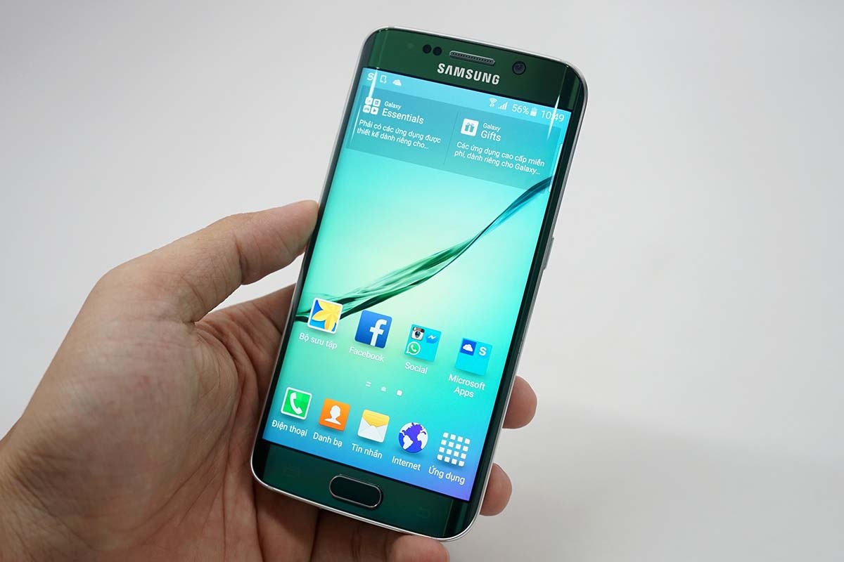 Máy có màn hình cong 2 cạnh, kích thước 5,1 inch