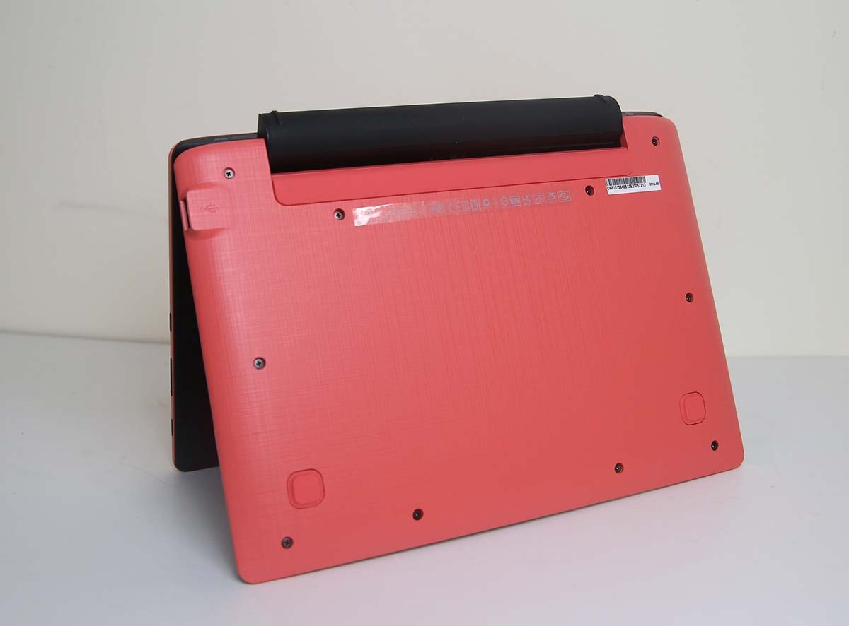 Thiết kế đồng nhất, cùng tông màu từ trước ra sau