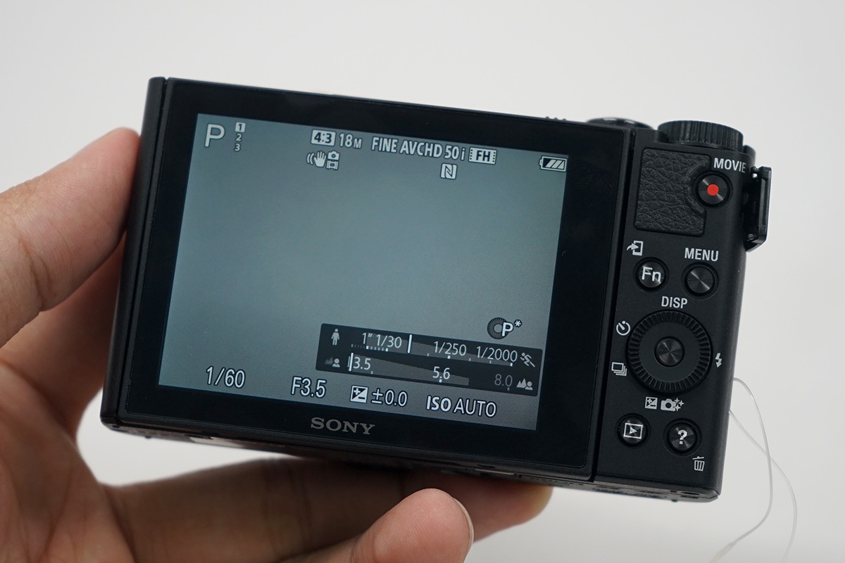 Màn hình này có khả năng xoay lật đến 180 độ