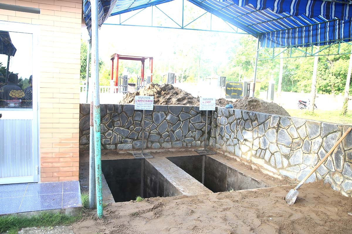 Hàng ngàn người tiễn biệt 6 nạn nhân bị thảm sát tại Bình Phước