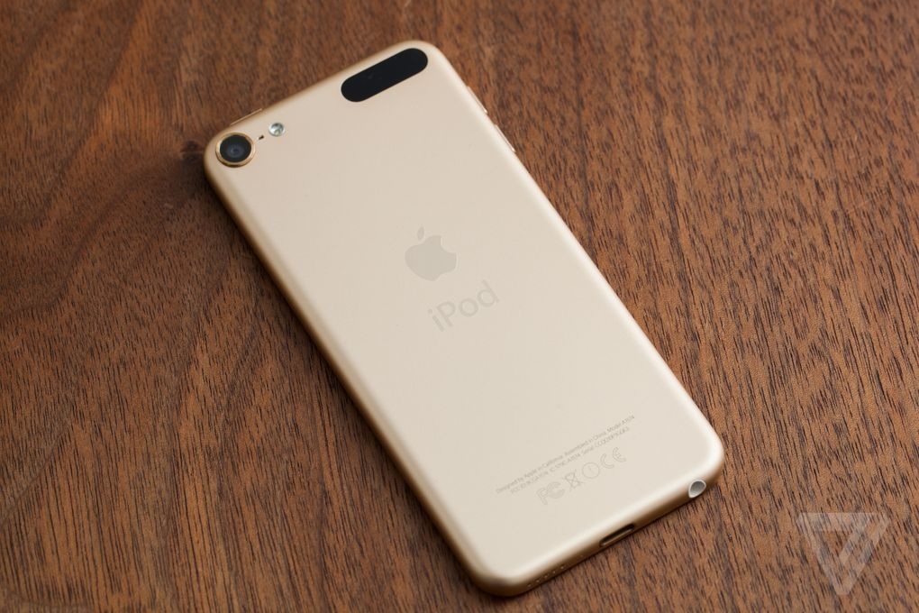Cận cảnh máy nghe nhạc iPod touch thế hệ mới - 3 Mặt sau của máy với hình dáng tựa iPhone 6