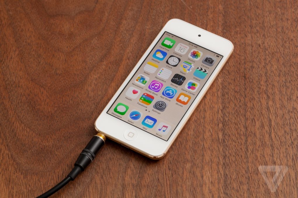 Cận cảnh máy nghe nhạc iPod touch thế hệ mới - 13 Máy khởi chạy iOS 8.4 với ứng dụng Apple Music.