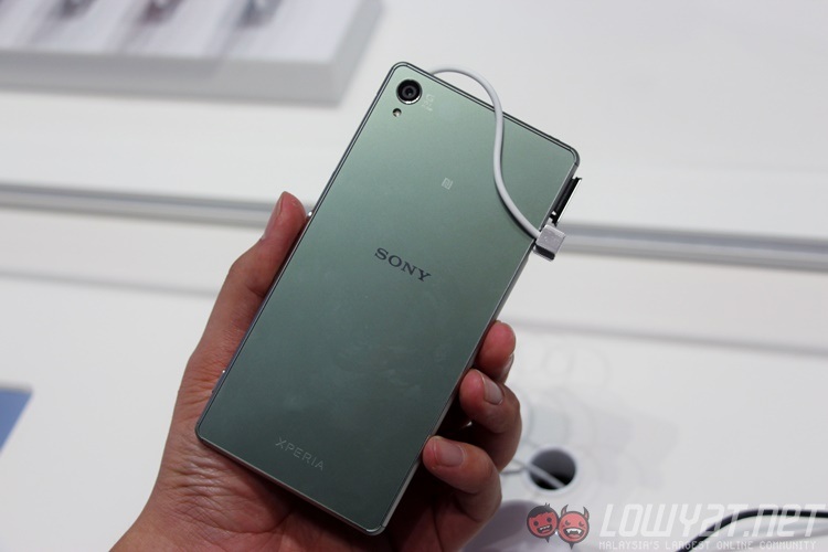 Đây cũng là sản phẩm mới nhất của Sony và sẽ bán trong tuần này tại Việt Nam. 