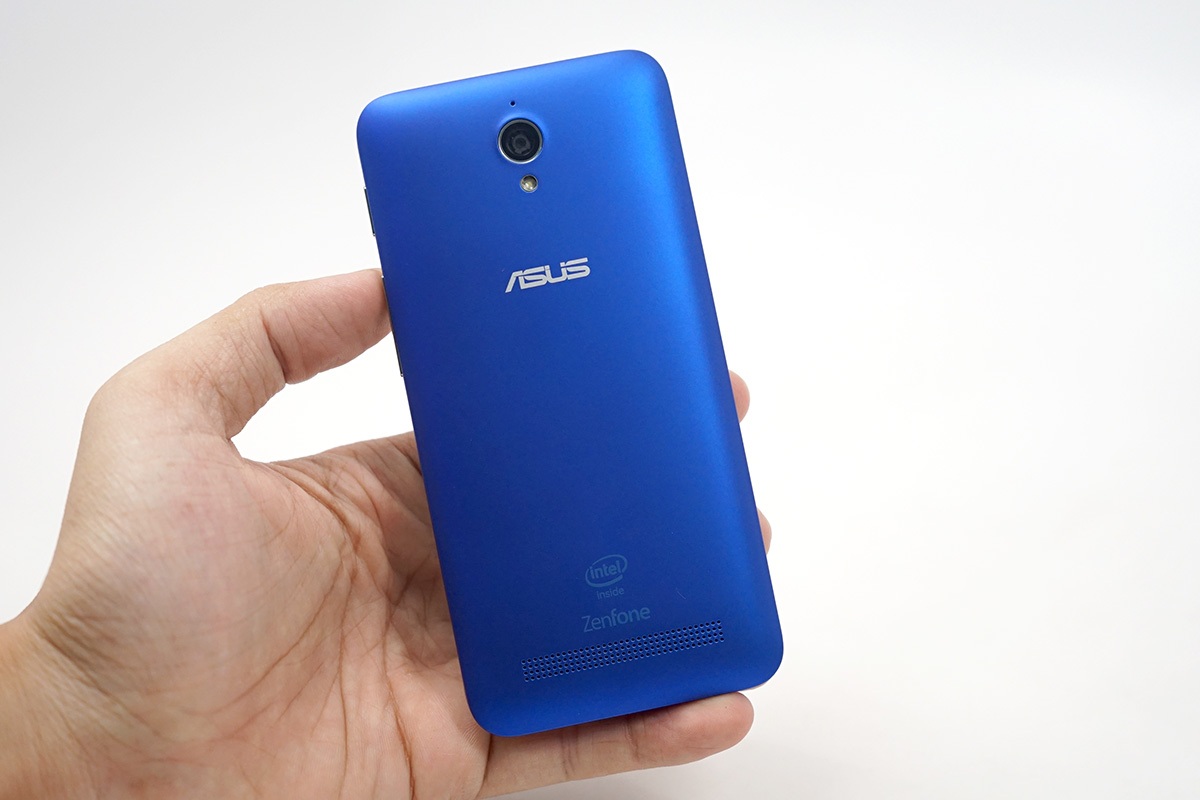 Đập hộp Zenfone C Plus chính hãng tại Việt Nam - 5 Mặt sau của máy