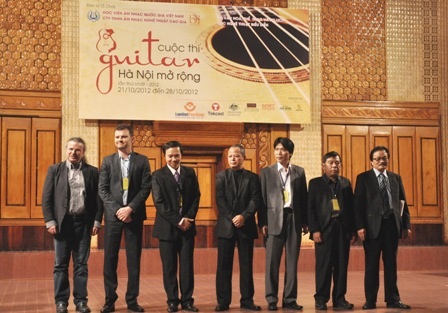 Ban giám khảo cuộc thi guitar Hà Nội mở rộng lần thứ nhất