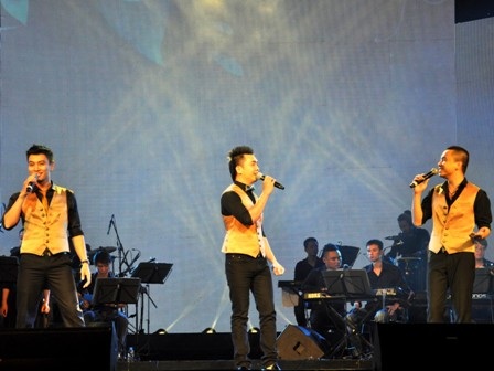 Cám ơn nhé tình yêu (Nhóm Artista / Mạnh Quân)