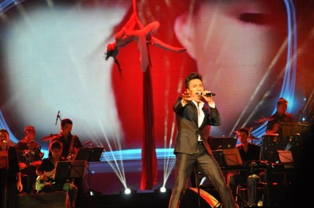 Dương Quốc Hưng với ca khúc Nhan sắc (Tuấn Khanh) 