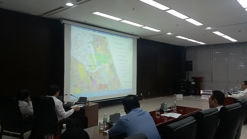 Chủ tịch Đà Nẵng "đòi" doanh nghiệp cắt đất mở đường cho dân đi tắm biển - 1 Chủ tịch Huỳnh Đức Thơ chỉ đạo nghiên cứu mở đường xuống biển giữa các khu resort