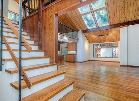 Cận cảnh ngôi nhà thời thơ ấu của Angelina Jolie - 4 Ngôi nhà được xây dựng từ những năm 50 của thế kỷ trước