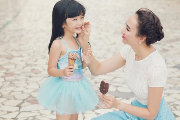 Điểm danh các Hoa hậu, Á hậu Việt làm mẹ đơn thân - 6 Hoa hậu Ngọc Diễm hiện tại là một nữ doanh nhân thành đạt. Cô chấp nhận cuộc sống đơn thân và hoàn toàn tự chịu trách nhiệm với quyết định của mình.