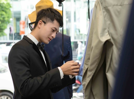 Midu thân thiết cùng Harry Lu - 3
Nam diễn viên Harry Lu, bạn diễn mới đây của Midu, cũng có mặt trong sự kiện này.