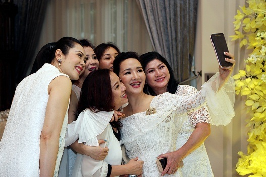 Giáng My tuyên bố hạnh phúc ở tuổi 45 dù một mình nuôi con - 7 Giáng My hài lòng với hiện tại, cô khẳng định mình đang rất hạnh phúc.
