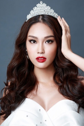 Nhan sắc Việt có làm nên chuyện khi ra quốc tế? - 4 Phương Linh từng đạt danh hiệu Á khôi Áo dài 2016. Cô hiện đang theo học Đại học Y khoa Phạm Ngọc Thạch (TPHCM).