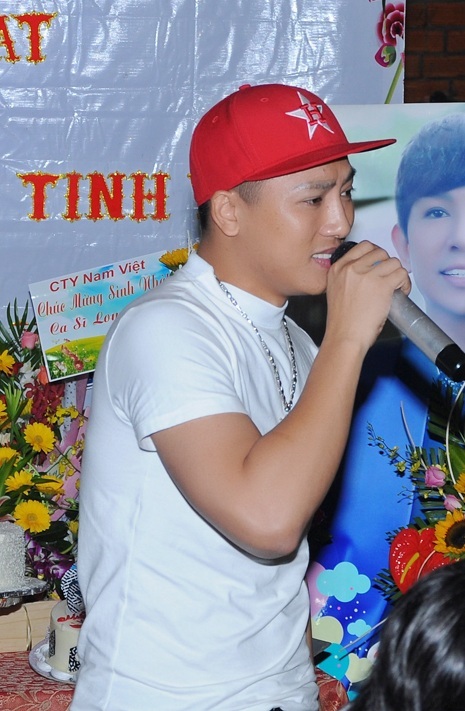 Ca sĩ Châu Khả Phong