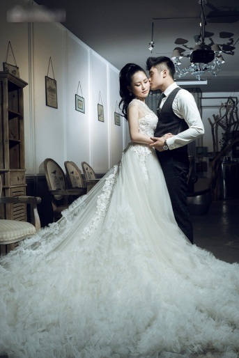 Hương Tràm làm cô dâu ngọt ngào và gợi cảm - 1 Hương Tràm làm cô dâu ngọt ngào và gợi cảm - 1