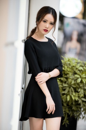 Á hậu Thụy Vân khoe thời trang streetstyle ngọt ngào, nữ tính - 14