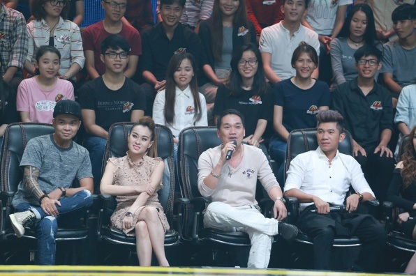 Quang Vinh căng thẳng khi xuất hiện trên truyền hình sau nhiều năm “ở ẩn” - 9 Đây cũng sẽ là dàn giám khảo để đưa ra những dự đoán tại các vòng thi.