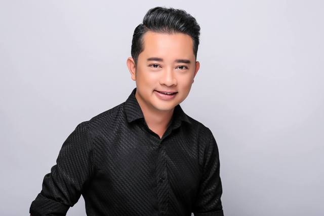 Người mẫu nói gì về nghề và cát sê sau những lùm xùm? - 7 Đạo diễn Nguyễn Quý Khang cho rằng việc gì cũng có 2 mặt, việc công ty quản người mẫu đòi hỏi quyền lợi từ gà của mình đào tạo là điều hợp lý